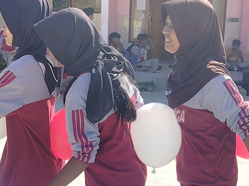 Siswa Siswi SMPN 1 Bungatan mengikuti lomba yang di adakan oleh sekolah untuk memeriahkan  17 agustus tahun 2026